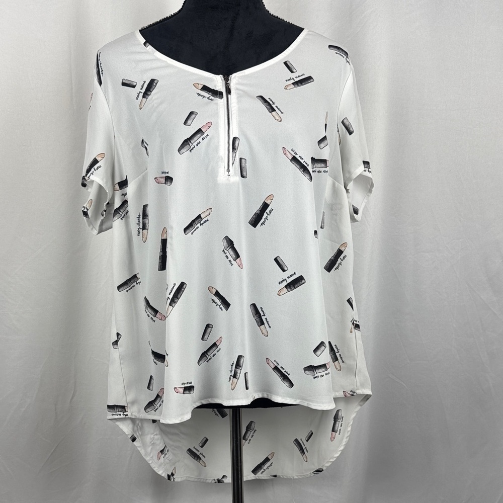 Torrid White Lipstick Print Harper Top w/ Front Zipper